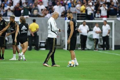 El Real Madrid entrenó en el NRG Stadium ante varias decenas de aficionados El Real Madrid entrenó en el NRG Stadium ante varias decenas de aficionados