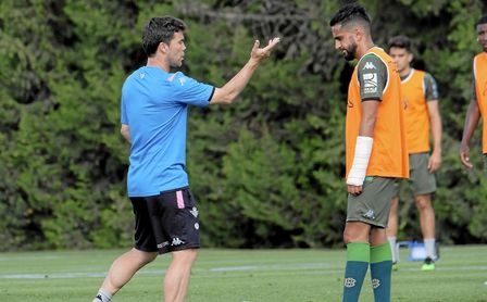 Rubi y Boudebouz han tenido una charla. Rubi y Boudebouz han tenido una charla.