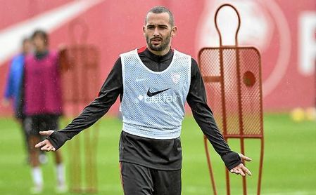 Alavés y Sevilla acuerdan la cesión de Aleix Vidal Alavés y Sevilla acuerdan la cesión de Aleix Vidal