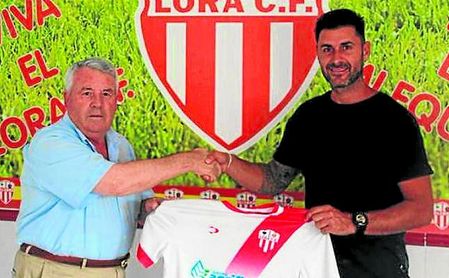 Resumi jugará esta temporada en el Lora de Chico. Resumi jugará esta temporada en el Lora de Chico.