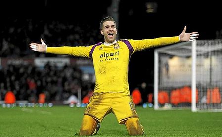Adrián firmará por el Liverpool. Adrián firmará por el Liverpool.