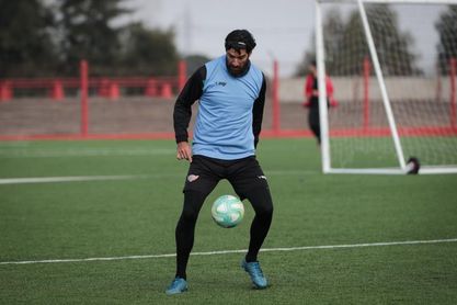 El "Loco" Abreu y Nacional cruzan sus caminos en el Intermedio uruguayo El "Loco" Abreu y Nacional cruzan sus caminos en el Intermedio uruguayo