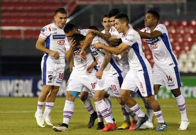 Nacional acaba con el invicto de Libertad y lo deja a merced del Olimpia Nacional acaba con el invicto de Libertad y lo deja a merced del Olimpia