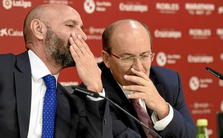 A Monchi se le multiplican los ofrecimientos A Monchi se le multiplican los ofrecimientos