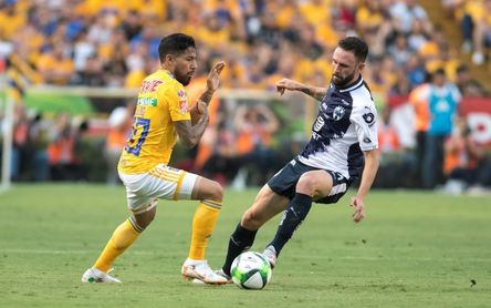 El lateral Miguel Layún se reinventa con la teoría del pasto mojado El lateral Miguel Layún se reinventa con la teoría del pasto mojado