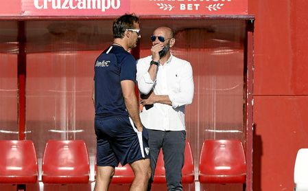 Lopetegui y Monchi dialogan sobre el cierre del mercado. Lopetegui y Monchi dialogan sobre el cierre del mercado.