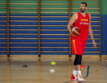 Marc Gasol se suma a la campaña contra el plástico de Greenpeace Marc Gasol se suma a la campaña contra el plástico de Greenpeace