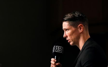 Torres pone punto y final a su carrera arropado por Iniesta y Villa Torres pone punto y final a su carrera arropado por Iniesta y Villa