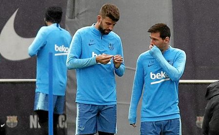 Messi no llega a tiempo para medirse al Betis. Messi no llega a tiempo para medirse al Betis.