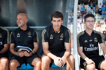 Raúl "muy feliz" tras su debut oficial al frente del Castilla Raúl "muy feliz" tras su debut oficial al frente del Castilla