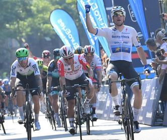 Viviani gana la Cyclassic de Hamburgo por tercer año consecutivo Viviani gana la Cyclassic de Hamburgo por tercer año consecutivo