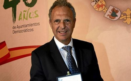 Joaquín Caparrós forma parte del organigrama del Sevilla FC. Joaquín Caparrós forma parte del organigrama del Sevilla FC.