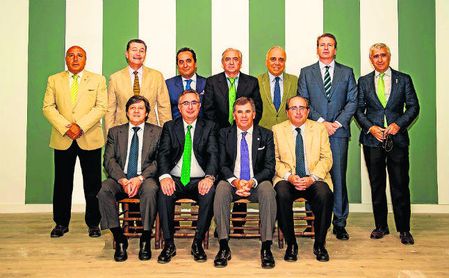 Los socios fundadores de la 'Peña Bética Los Remedios'. Los socios fundadores de la 'Peña Bética Los Remedios'.