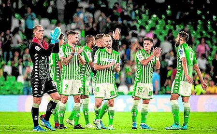 Javi García (3) fue el último cambio, después de que Canales (10) ejerciera de pivote durante una hora. Javi García (3) fue el último cambio, después de que Canales (10) ejerciera de pivote durante una hora.