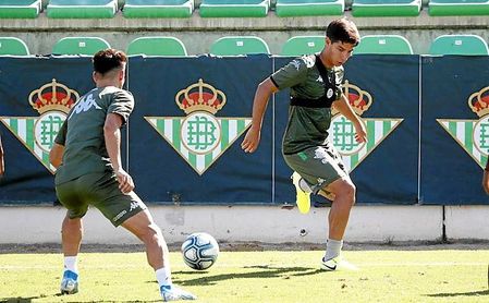 Diego Lainez no ha vuelto a hablar con el Ajax Diego Lainez no ha vuelto a hablar con el Ajax
