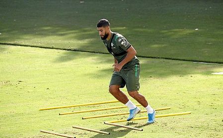 Lista de convocados del Betis para el Eibar; despejada la duda de Fekir Lista de convocados del Betis para el Eibar; despejada la duda de Fekir