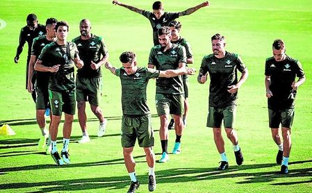El Betis busca ante el Eibar un triunfo redentor que ayude a olvidar la goleada en Villarreal. El Betis busca ante el Eibar un triunfo redentor que ayude a olvidar la goleada en Villarreal.