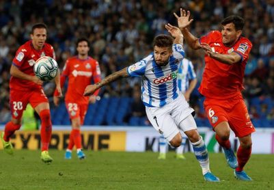 1-2. El Getafe gana en casa de una Real que sufrió tras la expulsión de Llorente 1-2. El Getafe gana en casa de una Real que sufrió tras la expulsión de Llorente