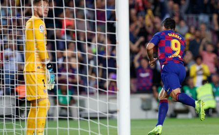 Suárez cambió el rumbo del partido con una espectacular chilena. Suárez cambió el rumbo del partido con una espectacular chilena.