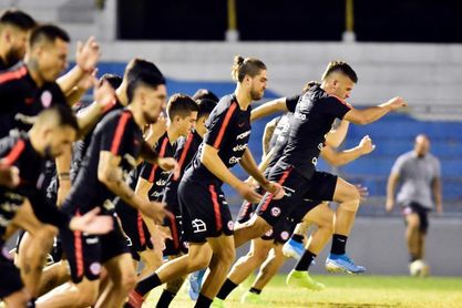 Chile confirma amistosos ante Bolivia y Perú para la fecha FIFA de noviembre Chile confirma amistosos ante Bolivia y Perú para la fecha FIFA de noviembre