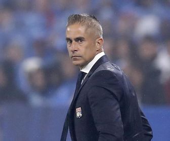 El Lyon destituye a su entrenador, el brasileño Sylvinho El Lyon destituye a su entrenador, el brasileño Sylvinho