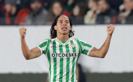 Diego Lainez en un partido con el Betis Diego Lainez en un partido con el Betis