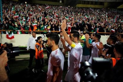 Las mujeres iraníes hacen historia con su entrada al estadio Azadi Las mujeres iraníes hacen historia con su entrada al estadio Azadi