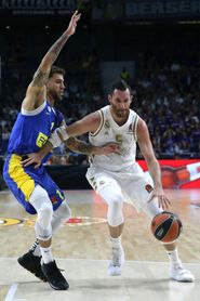 86-85. Un triple de oro de Carroll rescata al Real Madrid 86-85. Un triple de oro de Carroll rescata al Real Madrid
