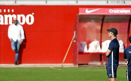 Lopetegui fue despedido en mitad de su segunda temporada en el FC Porto. Lopetegui fue despedido en mitad de su segunda temporada en el FC Porto.