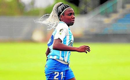 La nigeriana Edna Imade, con su nueva elástica, la de un Málaga con el que aspira a subir a Primera. La nigeriana Edna Imade, con su nueva elástica, la de un Málaga con el que aspira a subir a Primera.