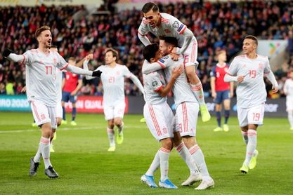Noruega deja fría a España; Italia, a la Eurocopa Noruega deja fría a España; Italia, a la Eurocopa