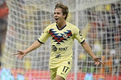 Córdova juega en el equipo del que salió Lainez, el América. Córdova juega en el equipo del que salió Lainez, el América.