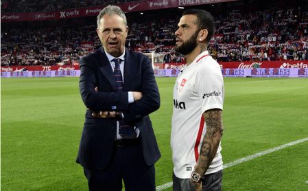 Dani Alves prefiere Sevilla a Barcelona o París Dani Alves prefiere Sevilla a Barcelona o París