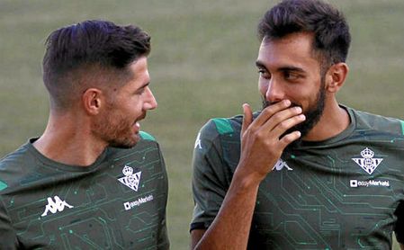 Javi García y Borja Iglesias se entrenan sin problemas. Javi García y Borja Iglesias se entrenan sin problemas.