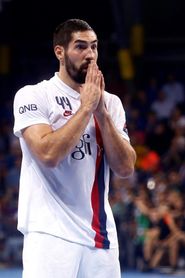 32-26. El Barça se coloca líder y desbanca al campeón francés 32-26. El Barça se coloca líder y desbanca al campeón francés