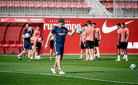 Julen Lppetegui intentará que su equipo controle la posesión ante un pétreo Atlético Julen Lppetegui intentará que su equipo controle la posesión ante un pétreo Atlético