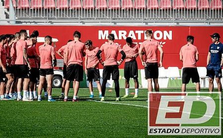 Julen Lopetegui, junto al resto de su plantilla, en la sesión previa a recibir al Atlético. Julen Lopetegui, junto al resto de su plantilla, en la sesión previa a recibir al Atlético.
