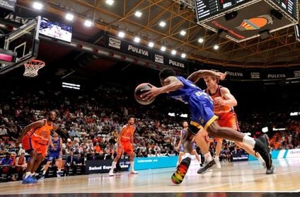 86-88. El Gran Canaria se lleva en la prórroga triunfo ante un Valencia que se perdió 86-88. El Gran Canaria se lleva en la prórroga triunfo ante un Valencia que se perdió