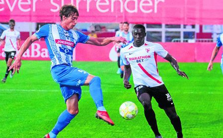Diabate cumplió un partido de sanción ante el UCAM y hoy pugnará con Pana por un puesto en el once. Diabate cumplió un partido de sanción ante el UCAM y hoy pugnará con Pana por un puesto en el once.