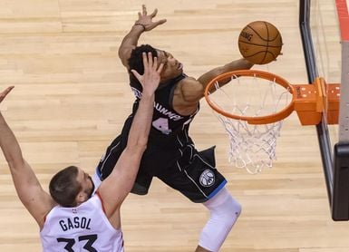 Harden y Antetokounmpo afianzan su protagonismo Harden y Antetokounmpo afianzan su protagonismo