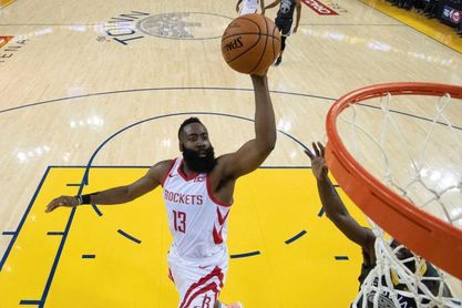 Harden y Doncic se acercan a triple-doble; Hayward se fractura la mano izquierda Harden y Doncic se acercan a triple-doble; Hayward se fractura la mano izquierda