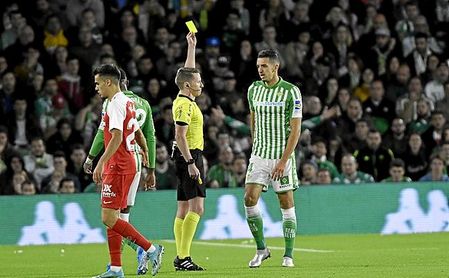 Pocos ven más tarjetas que Betis y Sevilla... en Europa - http://estadiodeportivo.com/