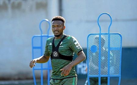 Kaptoum, ya recuperado, no se ha ido durante el parón con Camerún. Kaptoum, ya recuperado, no se ha ido durante el parón con Camerún.