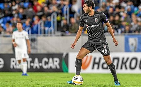 Elneney, cedido en un pobre Besiktas, quiere jugar en la gran liga durante la 20/21. Elneney, cedido en un pobre Besiktas, quiere jugar en la gran liga durante la 20/21.