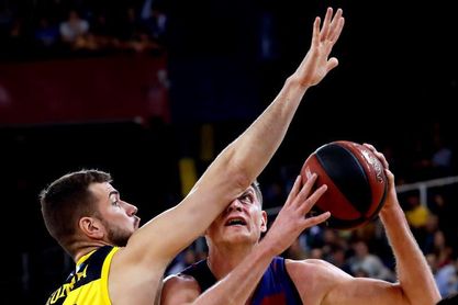 103-71. El Barça apaliza al Tenerife y atrapa al Real Madrid 103-71. El Barça apaliza al Tenerife y atrapa al Real Madrid