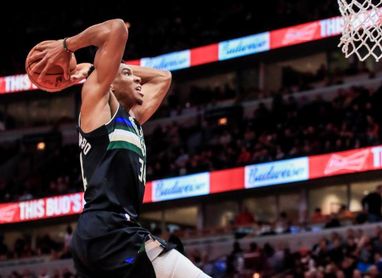 137-96. Antetokounmpo pierde racha de doble-doble, pero Bucks la amplían 137-96. Antetokounmpo pierde racha de doble-doble, pero Bucks la amplían