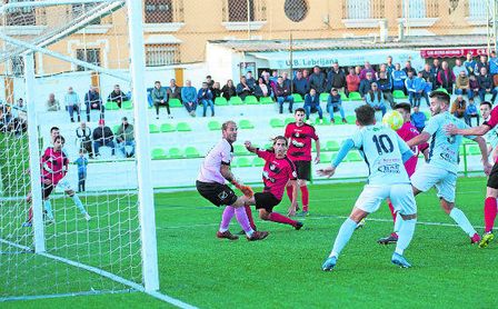 La Lebrijana vence ante el Gerena. La Lebrijana vence ante el Gerena.