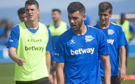 Luis Rioja, durante un entrenamiento con el Alavés. Luis Rioja, durante un entrenamiento con el Alavés.
