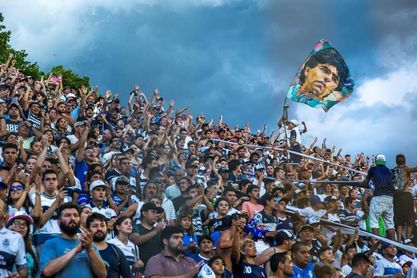 Boca y River sufrieron sendas derrotas en la última jornada del año Boca y River sufrieron sendas derrotas en la última jornada del año
