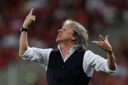 El técnico del Flamengo lanza una biografía y cede los derechos a enfermos de cáncer El técnico del Flamengo lanza una biografía y cede los derechos a enfermos de cáncer